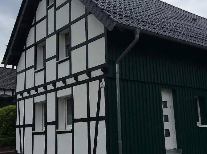 Eifeler Edelsteine „aquamarin“ 施莱登